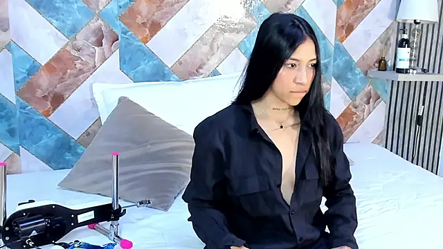 sophiaa 33 online show from 04/20/26, 03:09