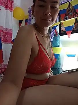 Snapshot of LuluDream chatting on 06/20/26, 06:16 LuluDream online show from 06/20/26, 06:16
