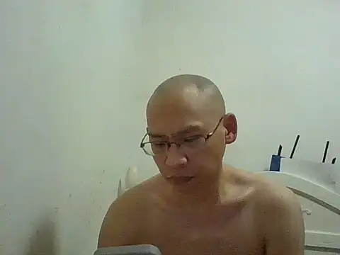 Snapshot of benly118 chatting on 05/01/26, 12:10 benly118 online show from 05/01/26, 12:10