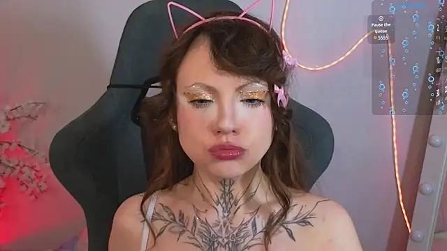 EricaMoonn online show from 04/21/26, 09:04