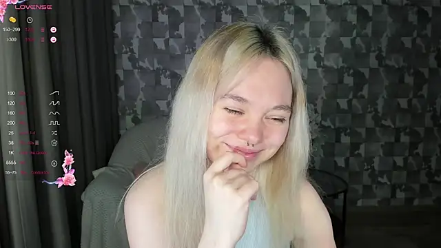 Anna Delon online show from 04/22/26, 04:41