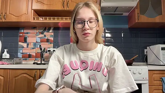 eileencrowday online show from 04/21/26, 03:02