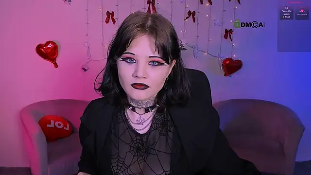 nikki kiss  online show from 04/21/26, 08:09