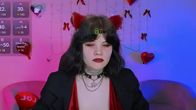 nikki kiss  online show from 04/22/26, 08:50