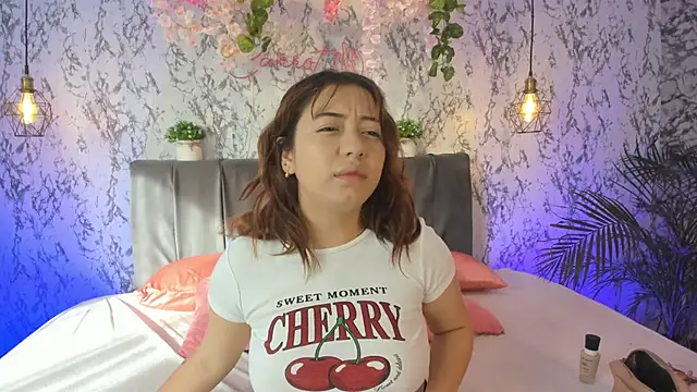 Sakura lux online show from 04/18/26, 12:20