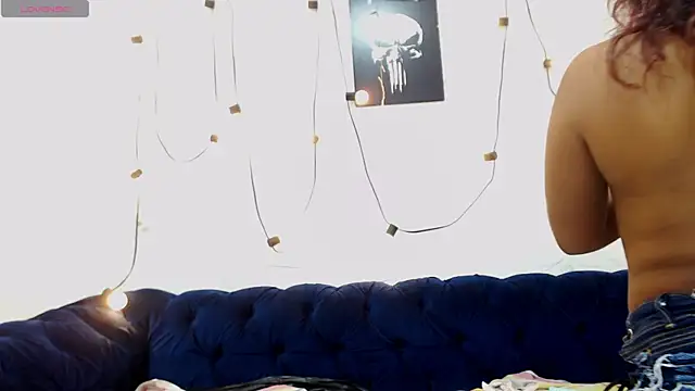 AprilyCrystal2 online show from 04/20/26, 05:59