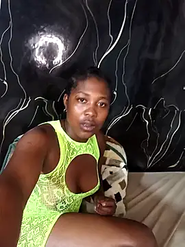 Candies000 online show from 04/21/26, 02:51