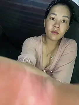 daisy-yeu online show from 04/13/26, 02:22