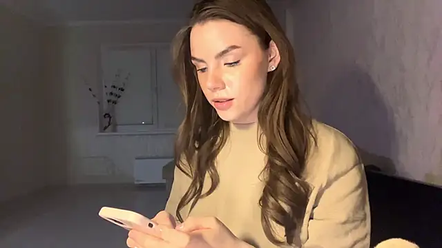 LeishaRocher online show from 04/18/26, 07:07