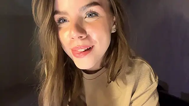 LeishaRocher online show from 04/18/26, 07:58