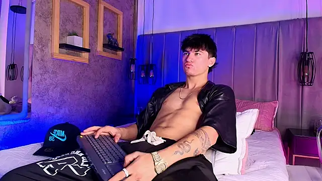 The BossCrown online show from 04/24/26, 04:26