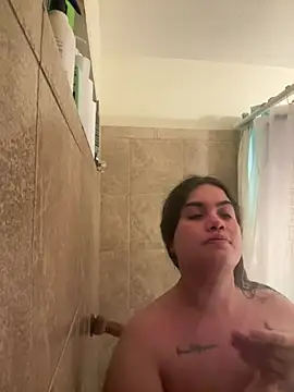 Islandmamita online show from 04/27/26, 04:10