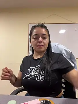 Selene  Ferrer online show from 04/15/26, 01:29