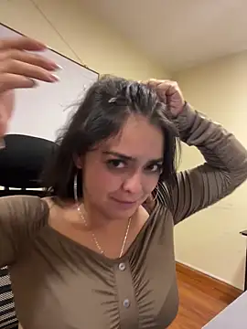 Selene  Ferrer online show from 04/16/26, 09:39