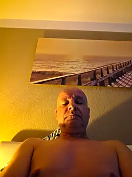 Snapshot of mannohmann5 chatting on 06/20/26, 05:54 mannohmann5 online show from 06/20/26, 05:54