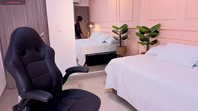 OLIVIA GARCIA   online show from 04/17/26, 11:13