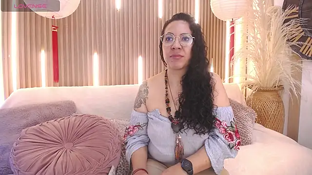 Velvet Curly online show from 06/30/26, 12:28