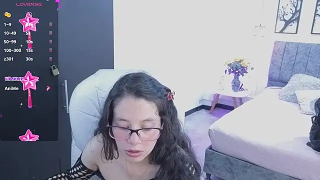 Snapshot of Samantha_bloww1 chatting on 06/12/26, 02:43 Samantha bloww1 online show from 06/12/26, 02:43