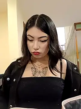 Emiily  Evans online show from 04/20/26, 02:09