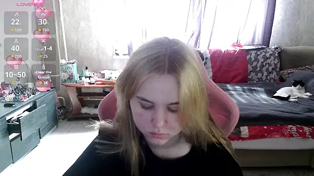 Ariana-May online show from 04/20/26, 07:11