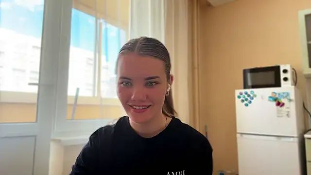 doana bebriti online show from 04/16/26, 12:17