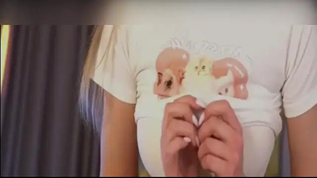 Luxya69 online show from 04/22/26, 10:17