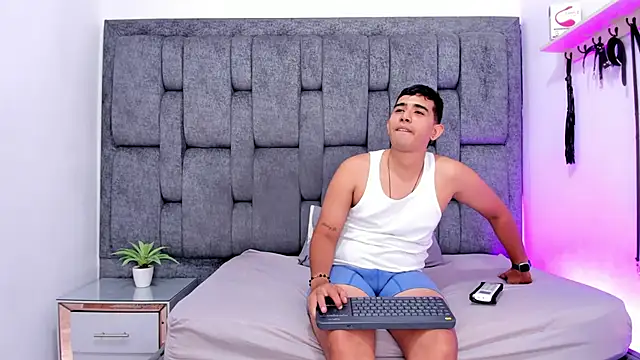 Snapshot of LordDrako_os chatting on 06/12/26, 07:57 LordDrako os online show from 06/12/26, 07:57