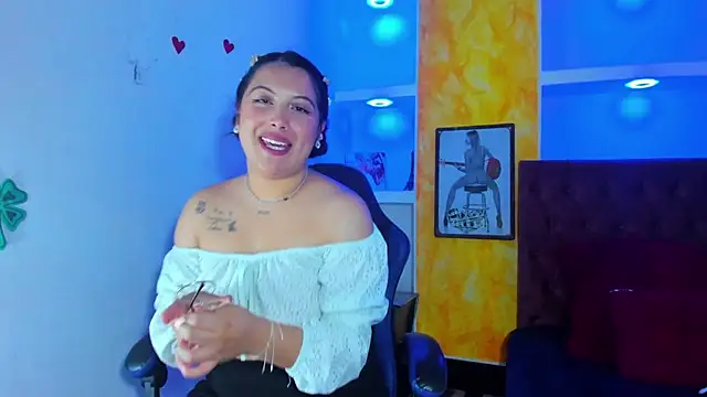 Dakota lee03 online show from 04/22/26, 06:09