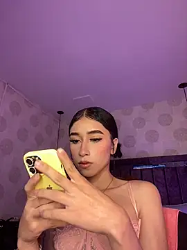 Alahia pink  online show from 04/15/26, 04:19