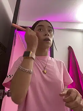 Alahia pink  online show from 04/16/26, 05:52