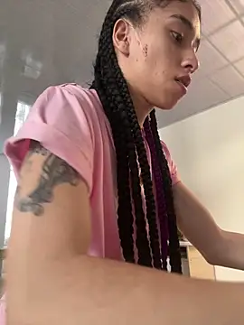 Alahia pink  online show from 04/24/26, 07:38