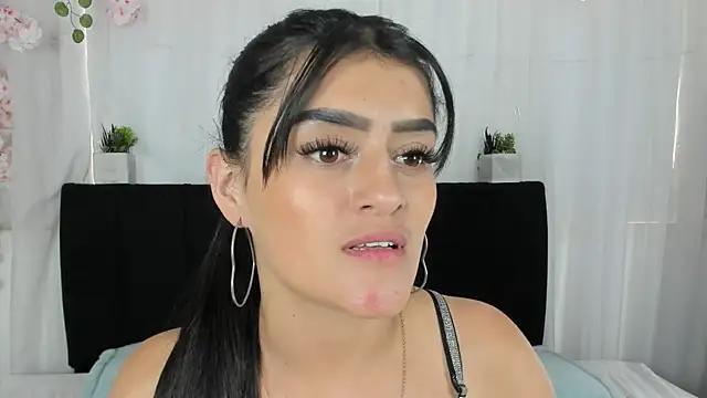 Eimy rosse22 online show from 04/23/26, 07:27