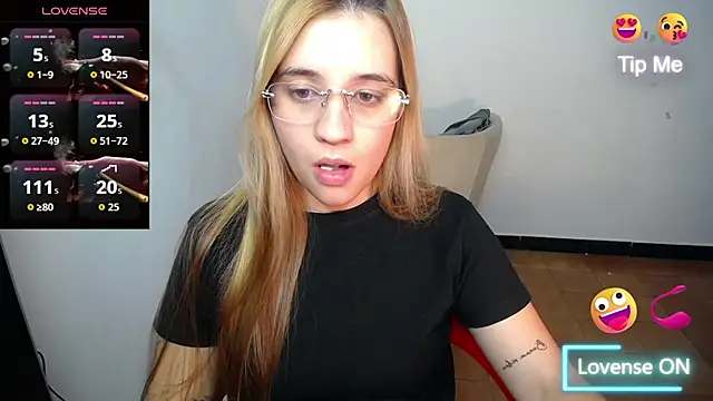 Snapshot of Ambar_lynn01 chatting on 06/26/26, 08:13 Ambar lynn01 online show from 06/26/26, 08:13
