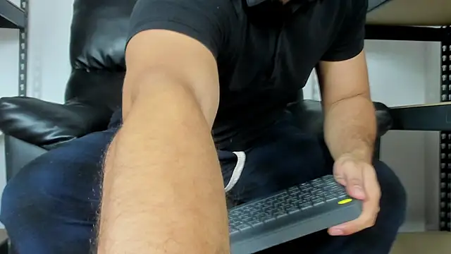 Michael fox06 online show from 04/23/26, 01:24