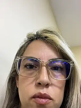 Aphril Iris online show from 04/29/26, 11:44