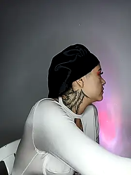 AteneaRockstar04 online show from 04/27/26, 09:57