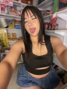 RileyReed Pink online show from 04/24/26, 12:46