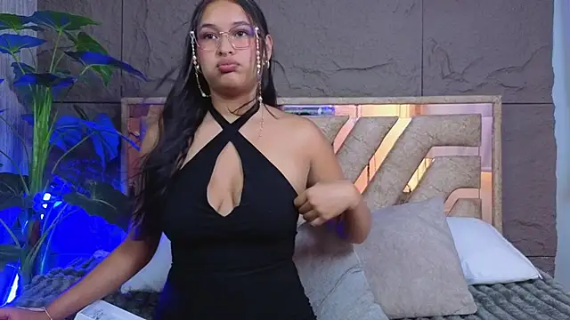 Snapshot of Milenka-5 chatting on 06/02/26, 07:49 Milenka-5 online show from 06/02/26, 07:49