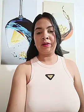 Snapshot of Silvana2927 chatting on 06/05/26, 04:30 Silvana2927 online show from 06/05/26, 04:30