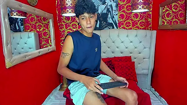 straightyoungpein online show from 04/21/26, 04:19