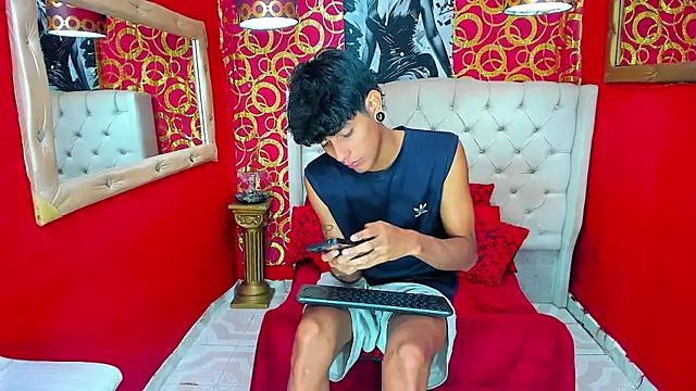 straightyoungpein online show from 04/26/26, 04:43