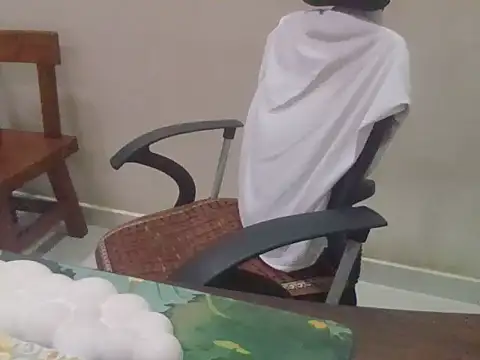 felixox25 online show from 04/19/26, 06:13