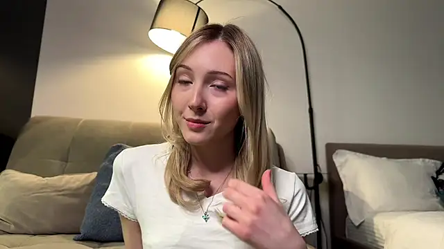 Kattie Petite online show from 04/22/26, 01:34