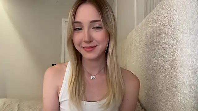 Snapshot of Kattie_Petite chatting on 07/27/26, 04:36 Kattie Petite online show from 07/27/26, 04:36