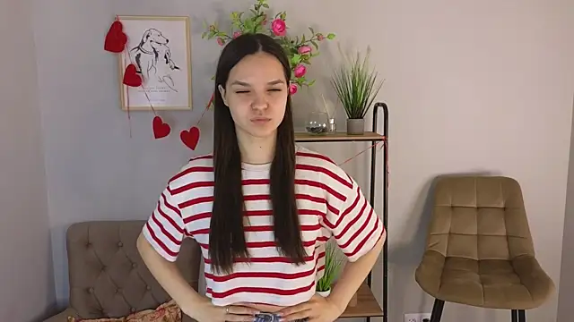 Sophie Jackiz online show from 04/23/26, 10:14