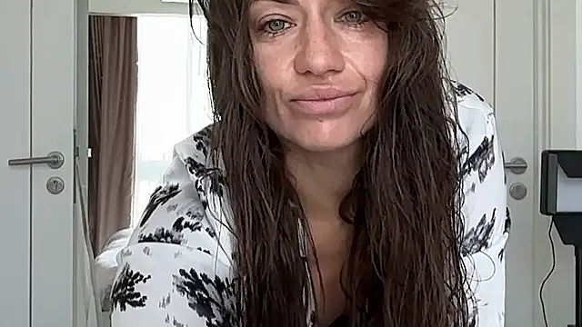 missRorian online show from 04/15/26, 04:52