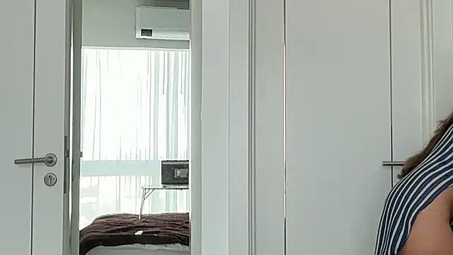 missRorian online show from 04/24/26, 04:15