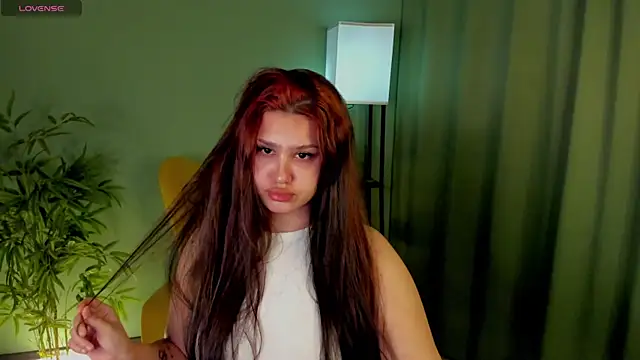 nicolewoss online show from 04/19/26, 04:12