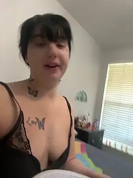 Courtneysinclair online show from 04/23/26, 04:20