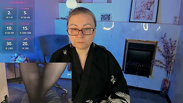 Alexandra Kind online show from 04/18/26, 08:53